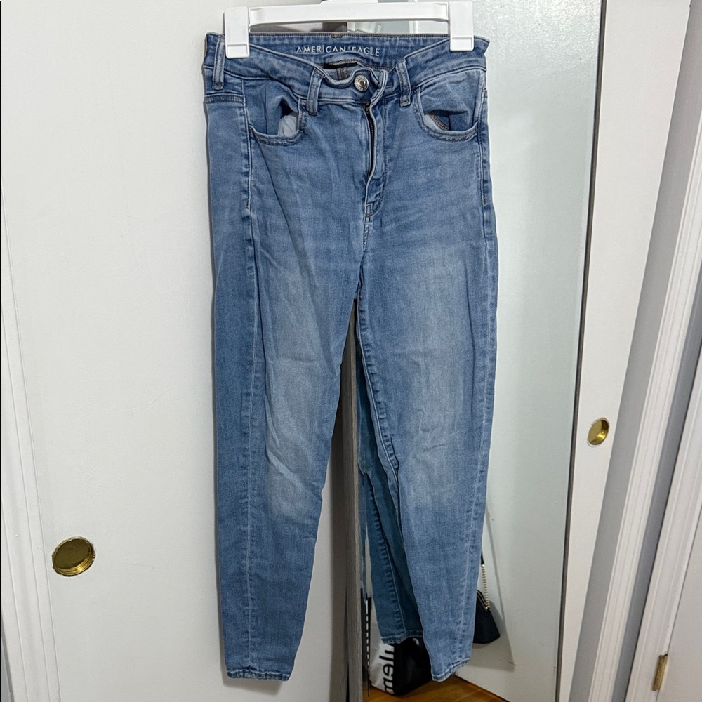 American Eagle Outfitters Light Blue Cropped Jeans